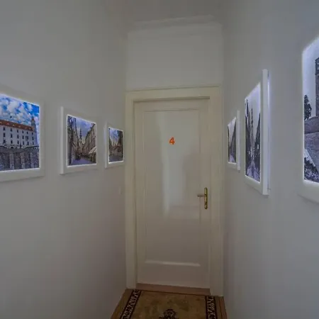 شقة Luxury Air-conditioned Family Spitalska Old Town براتسيلافا