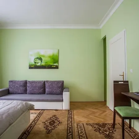 Luxury Air-conditioned Family Spitalska Old Town Apartment Bratislava